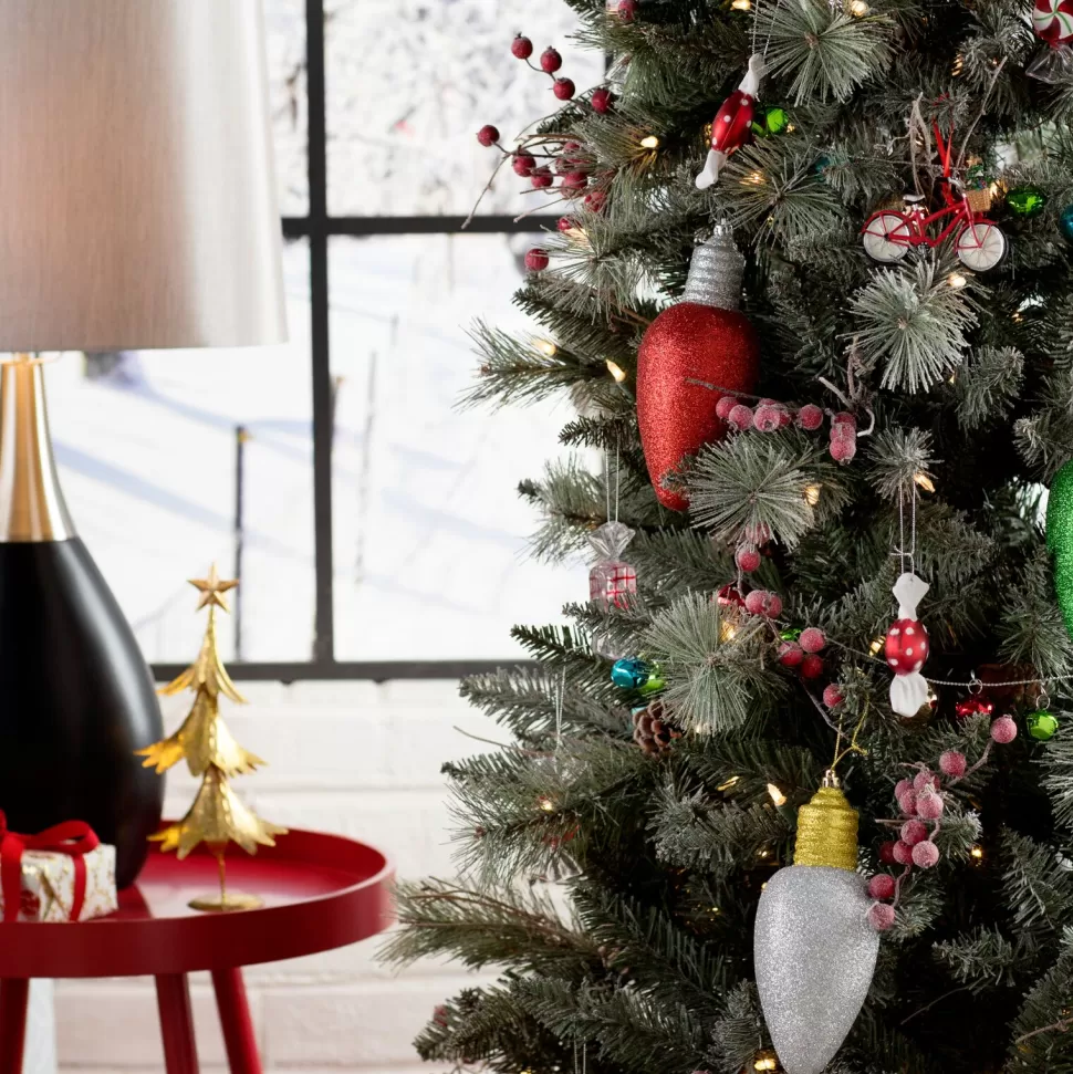 Clearance The Holiday Aisle Frosted Berry Green Pine Christmas Tree With 200 Clear Lights