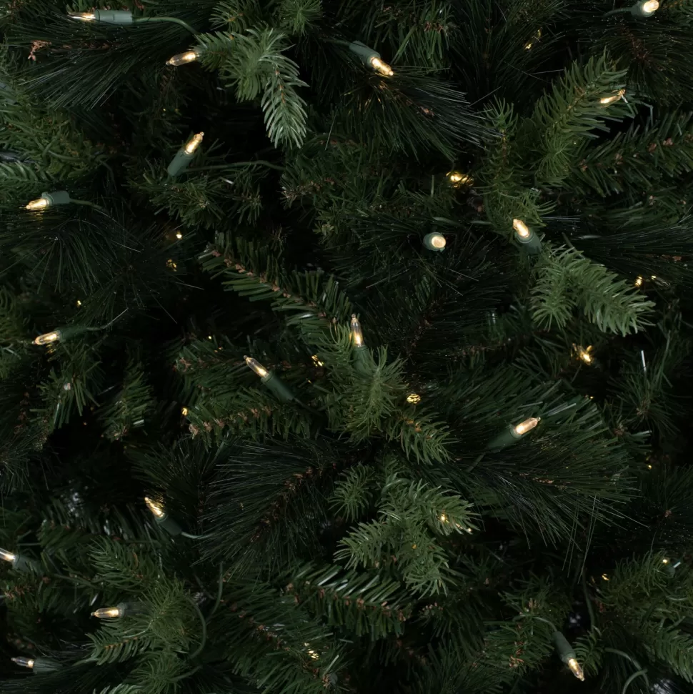 New Vickerman Green Realistic Spruce Christmas Tree With Led Lights